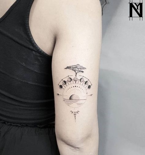 Moon Phase Tattoo, Phase Tattoo, Tattoo Upper Arm, Memento Mori Tattoo, Sunset Tattoo, Glyph Tattoo, Moon Phases Tattoo, Unusual Tattoo, Pisces Tattoos