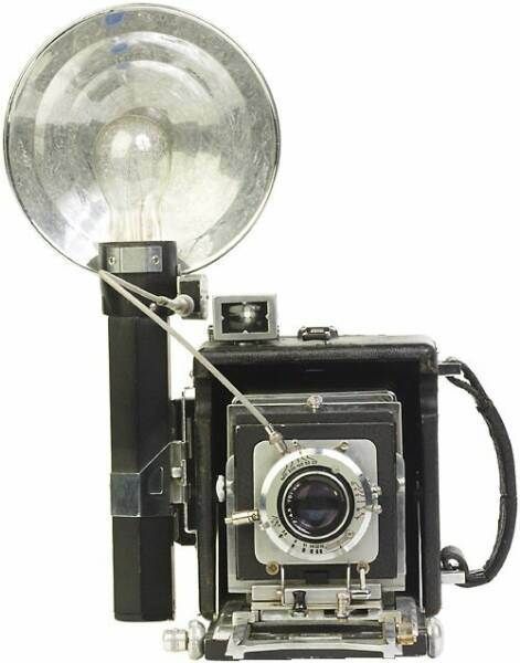 old camera with flash - Google Search | old cameras | Pinterest ... Flash Photography Tips, Brownie Camera, Photography Timeline, Large Format Camera, Antique Cameras, Old Technology, Lockwood And Co, Vintage Flash, Technology Art