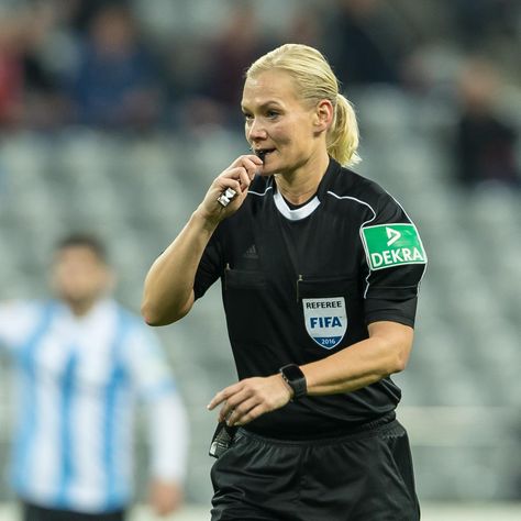 bit.ly/2oskBis Bibiana Steinhaus to Become the First-Ever Female Bundesliga Referee in 2017-18 Female Referee, Payment Plan, Female Artists, The List, Flight, The One, Domain Name, Football, American Football