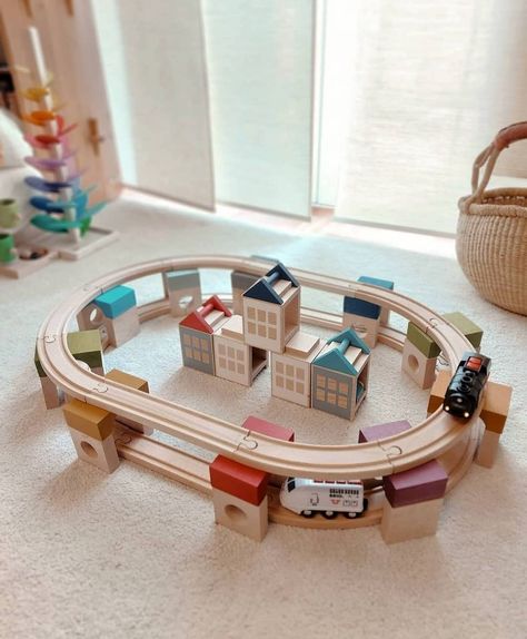 Train Track Ideas, Montessori Parenting, Wooden Train Track, Heirloom Toys, Montessori Toddler Activities, Invitation To Play, Science Activities For Kids, Open Ended Play, Montessori Toddler