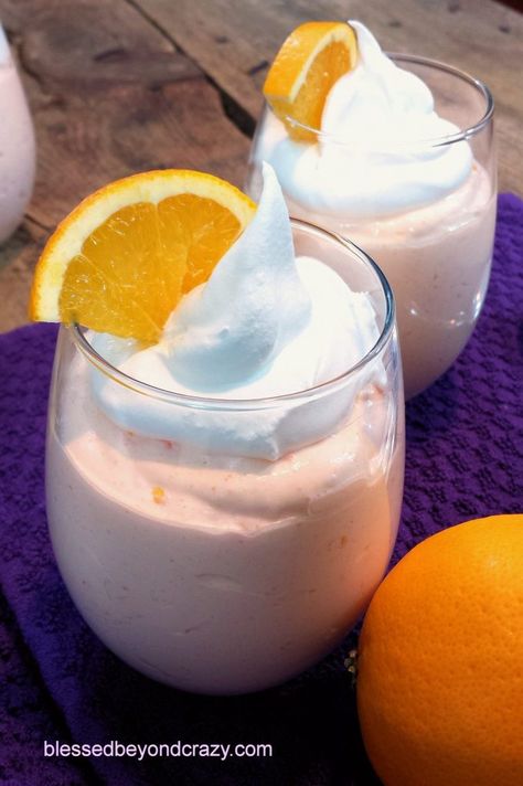 Mandarin Orange Parfaits - Orange Snack Ideas, Canned Mandarin Oranges Recipes, Fluff Deserts, Mandarin Orange Dessert Recipes, Fruit Fluff, Tangerine Recipes, Mandarine Recipes, Jello Mold Recipes, Jello Salads