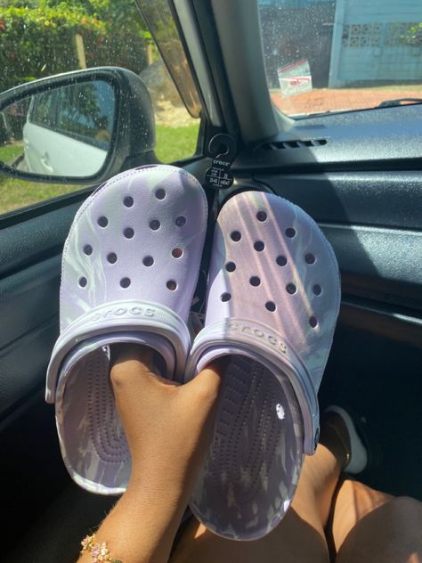 Purple crocs marble tie dye aesthetic comfortable shoes Crocs Aesthetic Outfit, Tie Dye Aesthetic, Men Crocs, Crocs Aesthetic, Purple Crocs, Marble Tie Dye, Marble Purple, Ty Dye, Platform Crocs