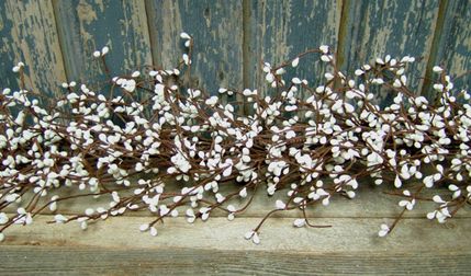 white berry grape vine garland decoration | sku ft087wht pip berry garland snow white snow white colored Pip Berry Garland, Fox Decor, Berry Garland, Cottage Farmhouse, Primitive Crafts, Wreaths & Garlands, Small Decor, Primitive Decorating, Cottage Chic