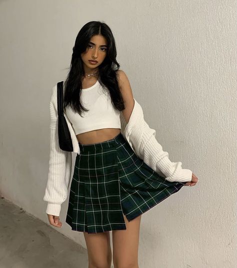 Short Plaid Skirt Outfit, Short Plaid Skirt, Plaid Skirt Outfit, Mattheo Riddle, Toxic Love, Rock Outfit, Miniskirt Outfits, Trendy Fashion Outfits, Trendy Outfit