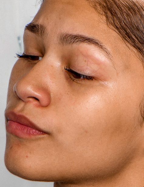 Zendaya No Makeup, Without Makeup Look, Zendaya Makeup, Makeup Filter, Celebrities Without Makeup, Celebs Without Makeup, Natural Straight Hair, Makeup Hacks Beauty Secrets, Skin Goals