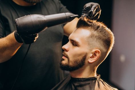 Handsome man at a barber shop styling ha... | Free Photo #Freepik #freephoto #business #people #beauty #face Mens Barbershop, Barber Shave, Stylish Mens Haircuts, Haircut Salon, Salon Pictures, Face Shape Hairstyles, Styling Hair, Corte De Cabelo Masculino, Male Grooming