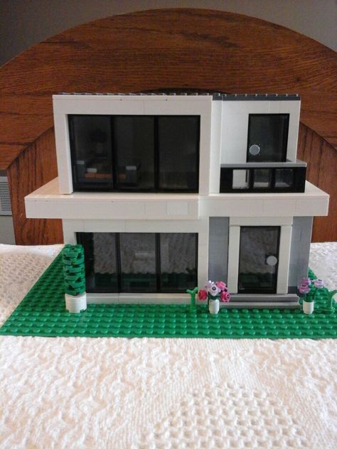 My little brother who is 10 made this no instructions ☺ Easy Lego Houses To Build, Lego Home Ideas, Lego Houses Ideas, Lego Building Ideas Easy, Simple Lego House, Lego House Instructions, Lego Ideas To Build Easy, Lego Basic, Lego House Ideas