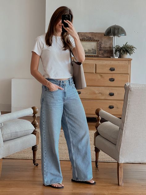 Casual Spring Outfits With Jeans, Midi Skirt Work Outfit, Date Night Summer Outfits, Rosie Butcher, Trip Style, Stylish Inspiration, Slim Mom Jeans, Look Jean, Jeans Claro