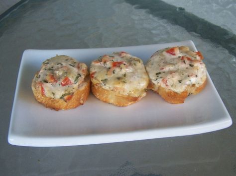 Joannes Creamy Bruschetta Recipe - Food.com Creamy Bruschetta, Bruschetta Recipe, Party Dishes, Bread Appetizers, New Year's Eve Party, Looks Yummy, Appetizer Dips, Family Friendly Meals, Yummy Appetizers