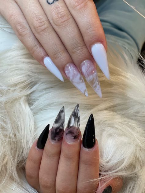 White Edgy Nails, White And Black Acrylics, White Marble Nails Acrylic, Black And Marble Nails, Milky White Nails With Black Design, Black Polygel Nails, Black Quartz Nails, White And Black Nails Acrylic, Nails Inspiration Black And White