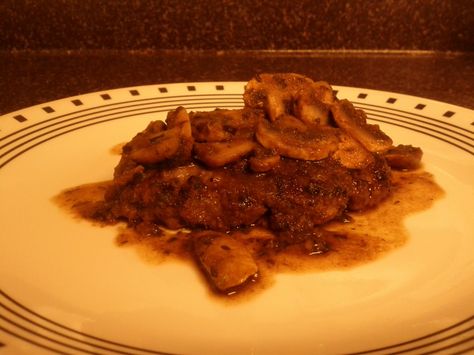 WHAT'S COOKING MD?!: Low Sodium Salisbury "Steak" with Mushroom Sauce: Gone healthy DASH style Low Sodium Meatloaf, Steak With Mushroom Sauce, Mushroom Sauce Steak, Steak Sauce Recipes, Kidney Friendly Recipes Renal Diet, Salt Free Recipes, Low Salt Recipes, Cooking Spinach, Salisbury Steak Recipes