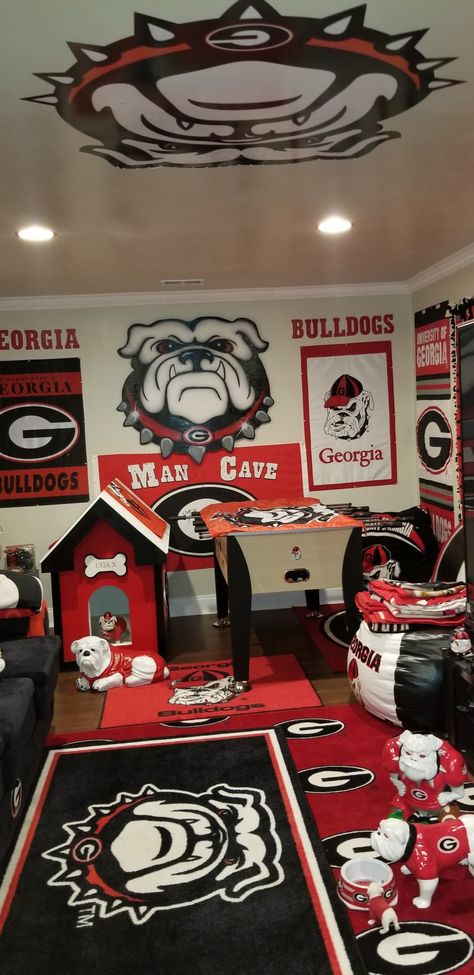 Uga Themed Bedroom, Georgia Bulldog Man Cave, Georgia Bulldog Room, Ga Bulldogs, Georgia Bulldog, Baby Room Ideas, Bar Games, Room Idea, Man Cave Decor