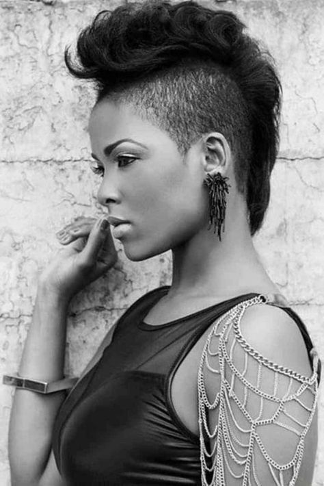 20 Chic Short Hairstyles for African American Black Women Black Mohawk Hairstyles, Short Hair Mohawk, Female Mohawk, Short Mohawk, Hairstyle Hacks, Mohawk Haircut, Short Hair Styles African American, American Hairstyles, Mohawk Hairstyles