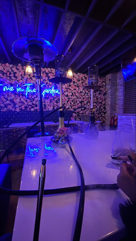 Hooka Bar Instagram Story, Nargila Bar, Sheesha Snapchat Story, Billiards Aesthetic, Lounge Aesthetic, Bar Alcohol, Best Advice Quotes, Party Night Club Aesthetic, Night Club Aesthetic