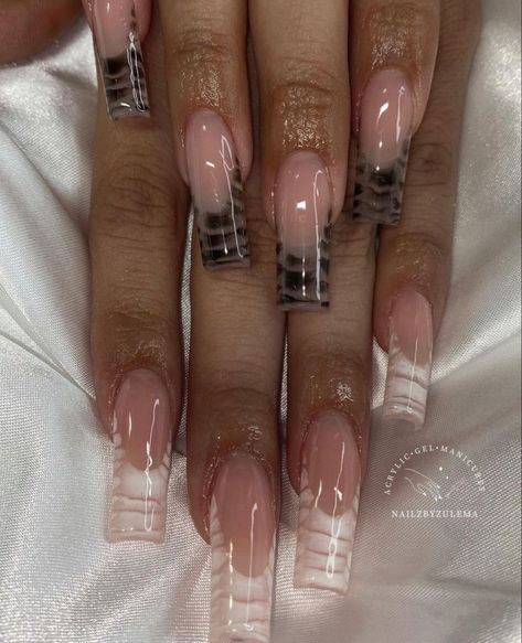 Kardashian Nails, Tapered Square Nails, Simple Gel Nails, French Tip Acrylic Nails, Simple Acrylic Nails, Blush Nails, Classy Acrylic Nails, Pretty Gel Nails, Long Acrylic Nails Coffin