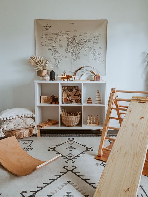 Neutral Montessori Nursery, Neutral Play Area Living Room, Hygge Playroom, Montessori Living Room, Minimal Playroom, Scandi Playroom, Montessori Bedroom Baby, Playroom Neutral, Minimalist Playroom