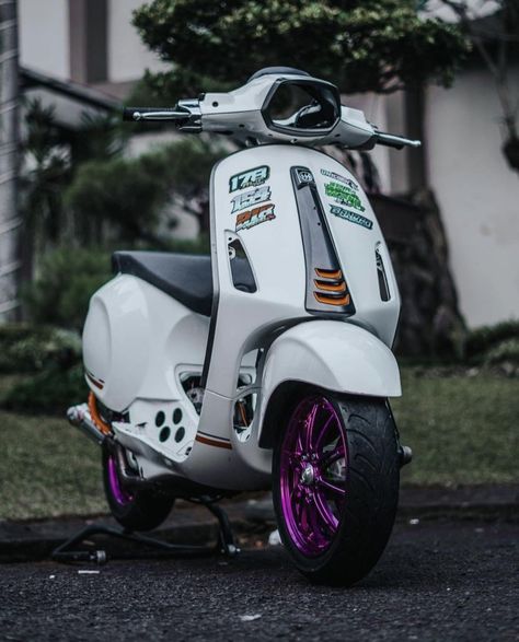 Vespa Motor Scooters, Foto Vespa, Vespa Custom, Vespa Bike, Vespa Super, Vespa 150, Honda Scooters, Vespa Sprint, Honda Cub