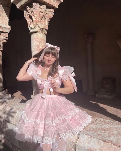 Melanie Martinez Melanie Martinez Aesthetic Outfits, Princess Aesthetic Pink, Pink Coquette Outfit, Melanie Martinez Outfit Ideas, Melanie Martinez Inspired Outfits, Melanie Martinez Dress, Melanie Concert, Coquette Outfit Ideas, Melanie Martinez Style