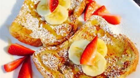 This French toast recipe is different because it uses flour. I have given it to some friends and they've all liked it better than the French toast they usually make! Fluffy French Toast Recipe, Awesome French Toast Recipe, Fluffy French Toast, Cheesecake Caramel, Yogurt Granola, Making Grilled Cheese, Pita Chips, French Toast Recipe, Quick And Easy Breakfast