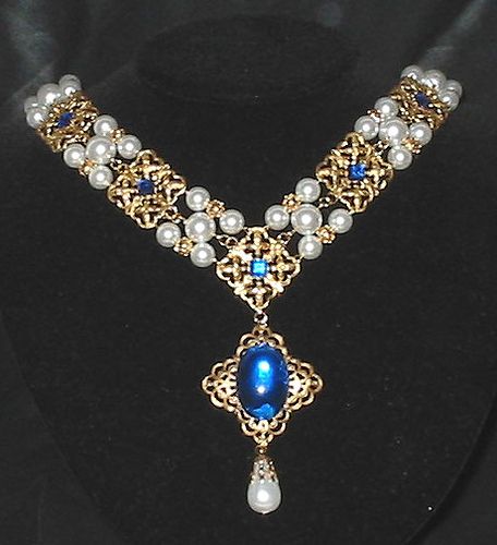 Blue Elizabethan Carcanet by Archeress Arts, via Flickr  Gen's Note: ref for jewelry 1400s Jewelry, 1500s Jewelry, Bridge Kingdom Aesthetic, The Bridge Kingdom Aesthetic, Historical Necklace, Elizabethan Jewelry, The Bridge Kingdom, Kingdom Aesthetic, European Jewelry