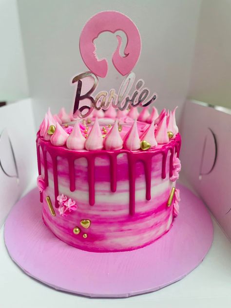 Barbie Drip Cake, Barbie Bday Cake, Barbie Themed Cake, Hot Pink Birthday, Barbie Birthday Cake, 10 Birthday Cake, Barbie Theme Party, Princess Birthday Cake, Toddler Birthday Party