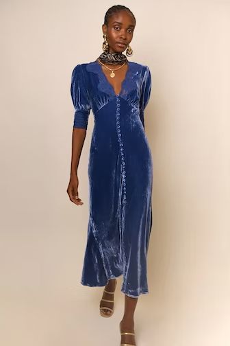 Winter Wedding Guest Outfit Ideas That Look Cute & Keep You Warm Split Front Skirt, Winter Wedding Guest, Autumn Dresses, Wedding Guest Outfit Winter, Winter Wedding Guest Dress, Winter Wedding Guests, Blue Velvet Dress, Mid Skirt, Bias Cut Skirt