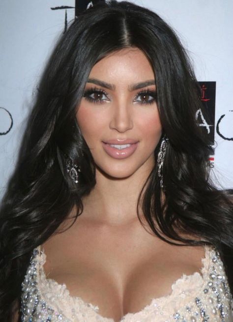 Classy Woman Aesthetic, Kim Kardashian Makeup Looks, Kim Kardashian 2000's, Kim K Makeup, Young Kim Kardashian, 2000s Makeup Looks, 90s Makeup Look, Kim Kadarshian, Kim Kardashian Makeup