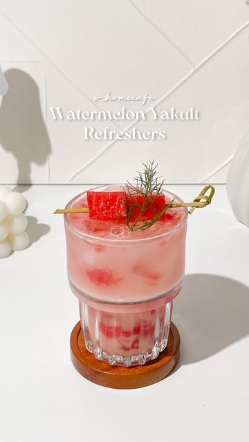 w_homecafe on Instagram: "Pretty late for making this but the drink is soooo goooddddd🔥🍉 Recipe: Watermelon Yakult Sprite/soda So easy right? Just 3 ingredients😍🍉 #watermelonyakult #watermelon #yakult #homecafe #homecafeindonesia #refresherdrink #homecaferecipe #drinkrecipe #freshdrink #homecafeid #홈카페" Yakult Tea Recipe, Soju With Yakult And Sprite, Cream Soda Mocktail, Yakult Mocktails, Watermelon Soda, Yakult Drink Recipe, Delight Drink Yakult, Watermelon Punch, Fresh Drinks