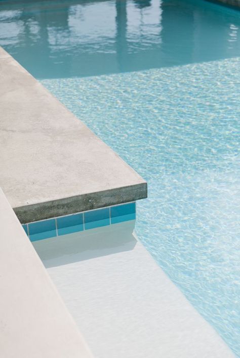 Swimming Pool Details, Magazine Writing, Stahl House, Rosa Park, Cereal Magazine, House Pool, Pool Water Features, Swimming Pool Tiles, Swimming Pool Water