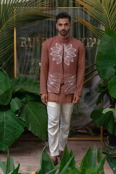 Man Mehendi Design, Double Breasted Pinstripe Suit, Nav Durga, Grooms Outfit, Kurta Embroidery, Mehendi Night, Digital Fashion Design, Men Suits Wedding, Mens Indian Wear