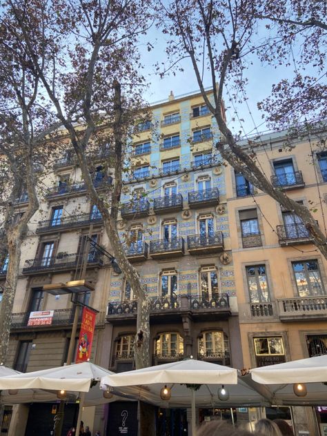 Barcelona city apartment in Spain Barcelona House, Different Types Of Houses, Apartment Exterior, Barcelona Apartment, Cute Apartment, City Apartments, Barcelona City, Dream Apartment, Dream City