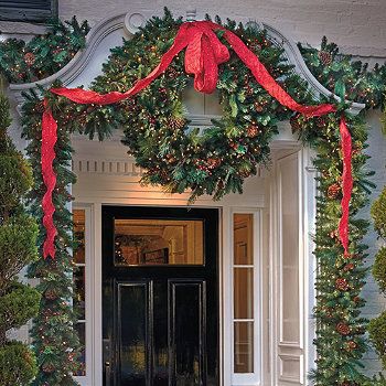 Entryway decor Oversized Wreath, Room Garland, Christmas Exterior, Big Wreath, Den Area, Outdoor Greenery, Woodland Wreath, Christmas Country, Christmas Entryway