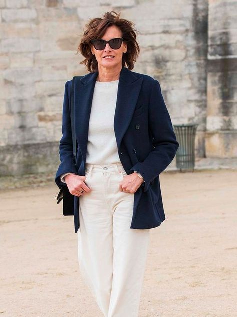 Yep, French Women Over 50 All Own These 6 Items French Women Over 50, Casual Jacket Outfit, Fashion In Paris, France Style, Brooklyn Style, Jacket Outfit Women, Tweed Waistcoat, 2020 Fashion Trends, French Women