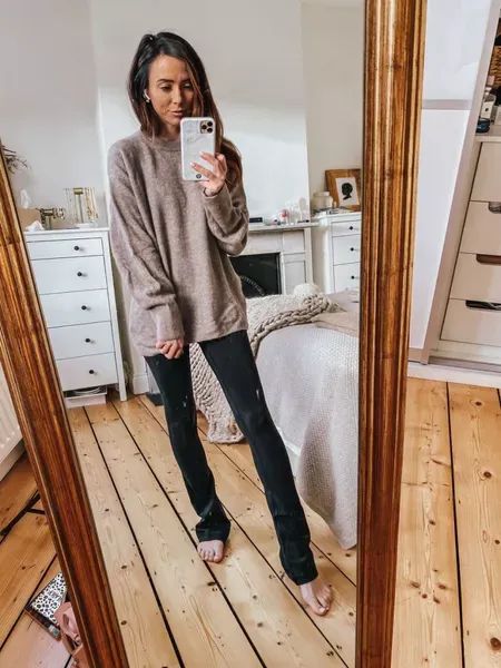 Flare Leggings Outfit, Flare Outfit, Alyson Haley, Comfy Casual Outfits, Fall Leggings, Leggings Outfit, Cold Weather Outfits, Lululemon Align, Flare Leggings