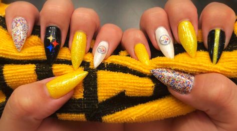 Steeler Nails Designs, Steelers Nails Ideas, Pittsburgh Steelers Nail Designs, Steeler Nails, Pittsburgh Steelers Nails, Steelers Nails Designs, Steelers Nails, Nfl Nails, Disney Halloween Nails