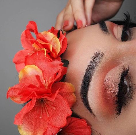 Hawaiian Make Up Look, Hawaiian Eyeshadow Looks, Tropical Eyeshadow Looks, Hawaiian Makeup, Moana Makeup, Hawaii Makeup, Birthday Makeup Looks, Eye Makeup Images, Week Outfits