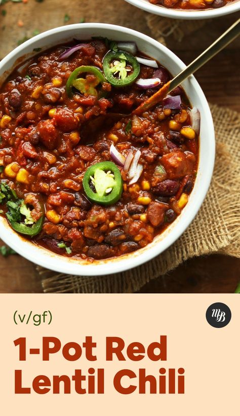 Red Lentil Chili, Lentil Chilli, Chili Healthy, Chili Vegan, Lentil Chili, Black Bean Chili, Chilli Recipes, Minimalist Baker, Bean Chili