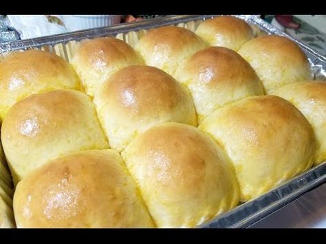 Currants Roll Recipe, Hops Bread Recipe, Soft Dinner Rolls, Bread Dinner, Trinidad Recipes, Carribean Food, Trini Food, Fluffy Light, Easy Banana Bread Recipe