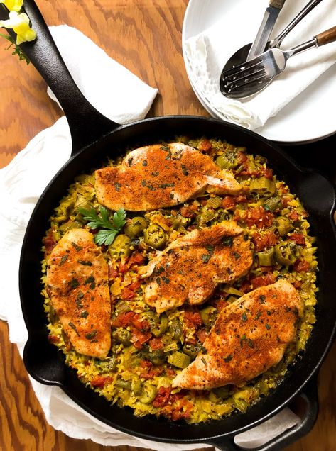 Creole Baked Chicken with Rice and Okra Baked Chicken With Rice, Walnut Chicken Recipe, Gluten Free Chicken Broth, Creole Chicken, Chicken Rice Bake, Okra Recipe, Okra And Tomatoes, Chicken With Rice, Okra Recipes