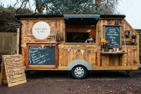 Foodtrucks Ideas, Mobile Coffee Shop, Coffee Trailer, Pallet Kitchen, Food Van, Mobile Kitchen, Food Truck Business, Wooden Food, Coffee Truck