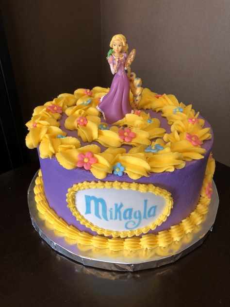 Tangled cake Rapunzel cake. Tangled Birthday Party Cake, Tangled Cake Ideas, Tangled Cake Rapunzel, Rapunzel Cake Ideas Simple, Rapunzel Cake Ideas, Pastel Rapunzel, Tangled Birthday Cake, Tangled Cupcakes, Tangled Cake