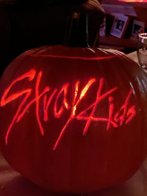 Stray Kids Logo Pumpkin 2020 K Pop Pumpkin Carving Ideas, K Pop Pumpkin Carving, Kpop Pumpkin Painting, Stray Kids Pumpkin Carving, Kpop Pumpkin Carving Ideas, Skz Pumpkin Carving, Kpop Pumpkin Carving, Jjk Pumkin Carving, Jjk Pumpkin Carving