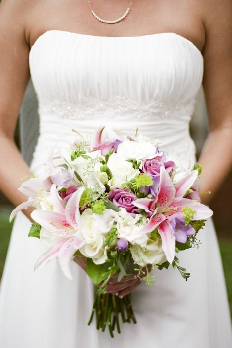 Stargazer Lily Bouquet, Bouquet Styles, Bridal Bouquet Styles, Lilies White, Small Garden Wedding, Roses Lavender, Bouquet Photo, Rose Bridal Bouquet, Summer Garden Wedding