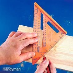 20 Marking Hacks Every DIYer Should Know | Family Handyman | The Family Handyman Rafter Square, Router Lift, Speed Square, Family Handyman, Woodworking Jigs, Woodworking Bench, Fine Woodworking, Pitched Roof, Woodworking Techniques