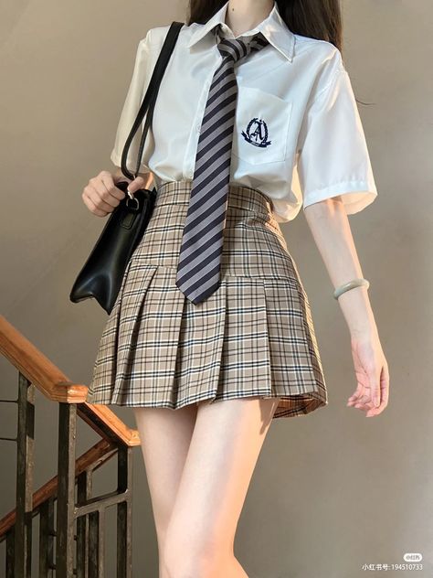 School Uniform Outfits, School Uniform Fashion, Cute Dress Outfits, Kawaii Fashion Outfits, Casual Day Outfits, School Dresses, Uniform Fashion, Mode Inspo, Kpop Fashion Outfits