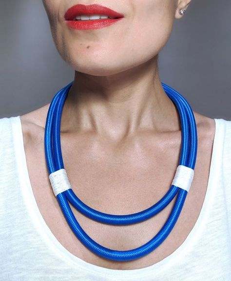 Super Easy Rope'n'Thread Statement Necklace : 7 Steps (with Pictures) - Instructables African Rope Necklace Diy, Yarn Necklace Diy, Necklace Rope, Rope Necklace Tutorial, Thread Jewellery Rope Necklace, Rope Earrings, Diy Rope Necklace Tutorial, Art Jewelry Necklace, Yarn Necklace