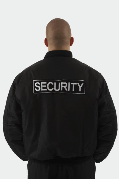 Security guard Security Wallpaper, Women In Combat, Office Security, Guard Uniform, Security Guard Companies, Security Uniforms, Disaster Plan, Event Security, Security Badge