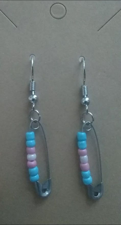 Trans Bracelet Diy, Trans Diy Crafts, Trans Accessories, Trans Crafts, Trans Jewelry, Trans Earrings, Trans Bracelet, Trans Diy, Flag Beads