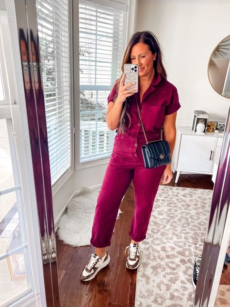 Maroon Jumpsuit Outfit, Jumpsuit Outfit Casual, Maroon Jumpsuits, Jumpsuit Fall, Jumpsuit Outfit, Trendy Fall Outfits, Autumn Outfits, Trendy Fall, Fall Style