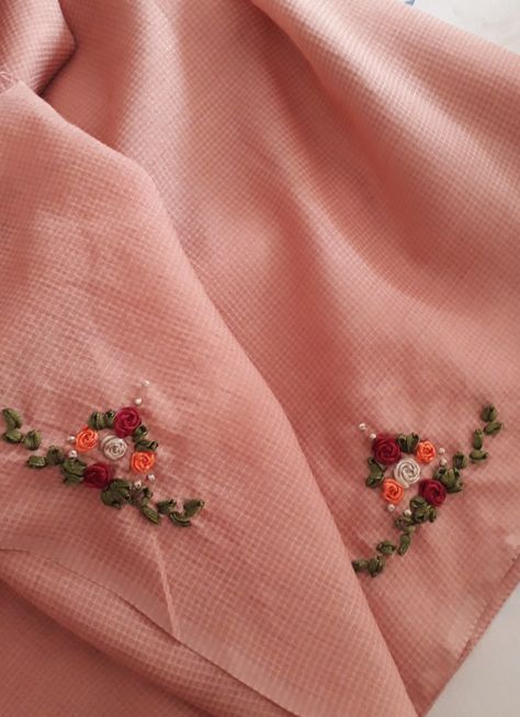 Ribbon Embroidery Saree, Embroidery Patterns Flowers, Neck Models, Beautiful Dupatta, Patterns Drawing, Silk Ribbon Embroidery Tutorial, Silk Ribbon Embroidery Patterns, Patterns Flowers, Ribbon Embroidery Tutorial